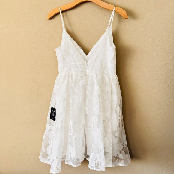 NWT Lulus Floral Feelings White Floral Jacquard Babydoll Mini Dress Size S - Picture 10 of 13